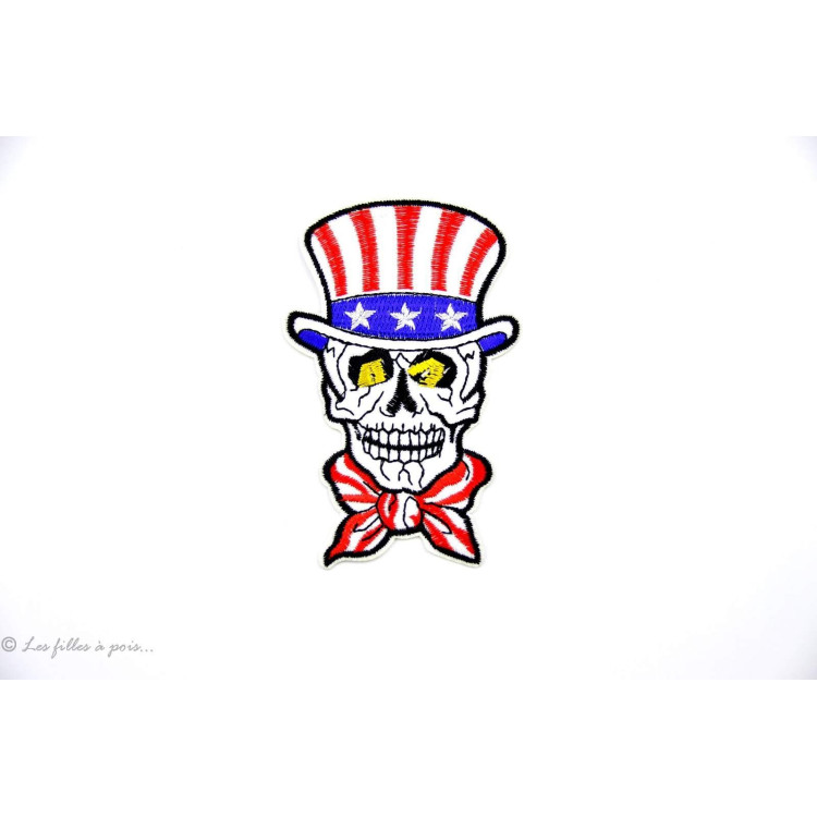 Insignia de calavera y tibias cruzadas con lazo y sombrero americano - Blanco - Planchado Autres marques - Tissus et mercerie - 